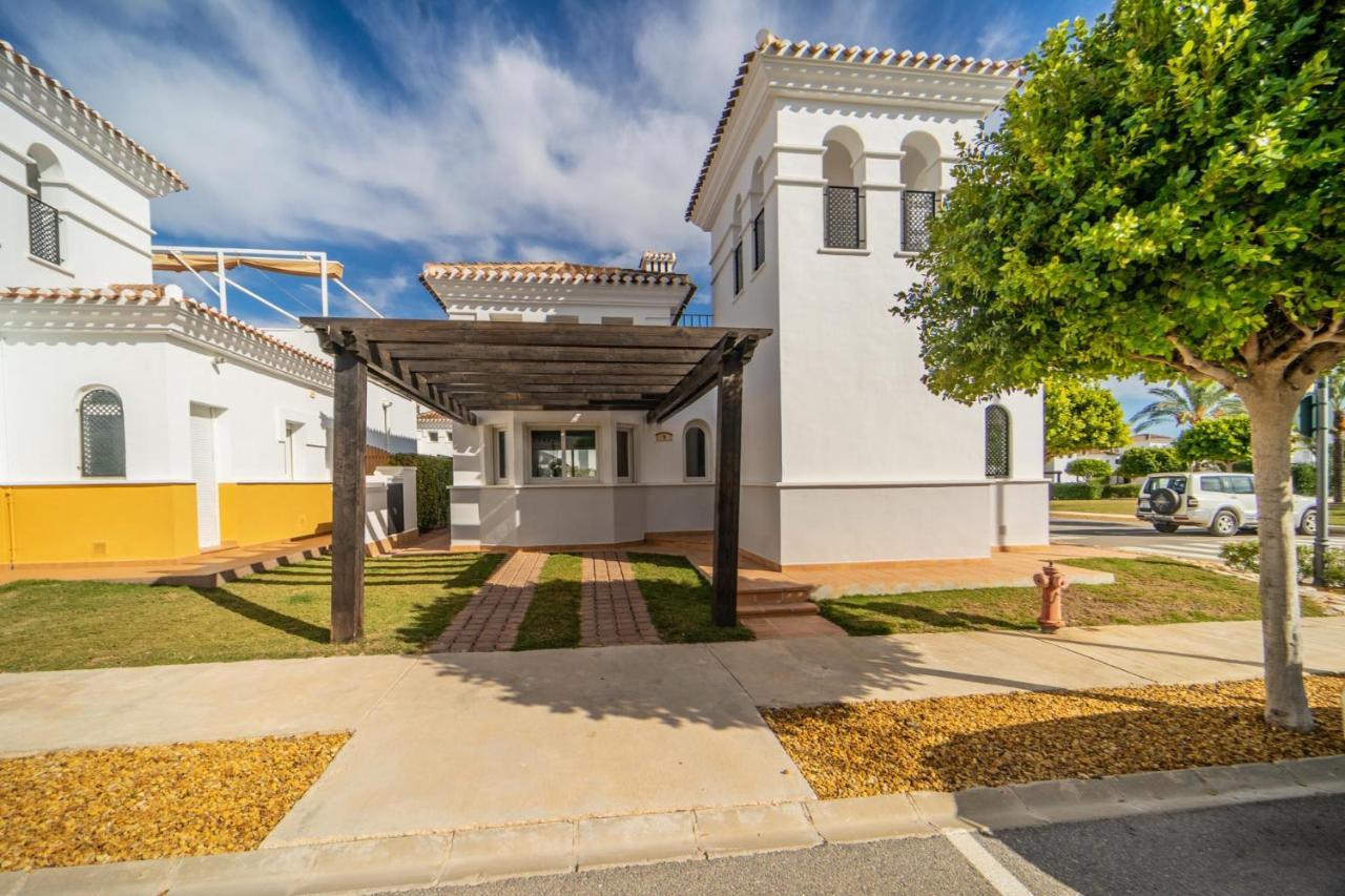 Villa Mit Privatem Pool, Zentrumsnah Roldan Екстер'єр фото